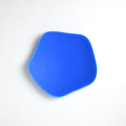 東一仁作　五角形皿深ブルー　22.5×22