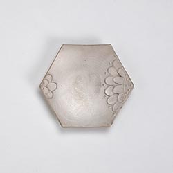銀彩六角皿11cm
