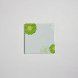 マム　スクエア皿（小）　白地緑の花　13cm