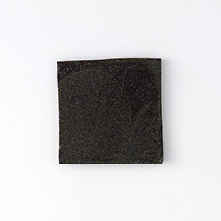 平井悠一　正角陶板9cm　黒（A)
