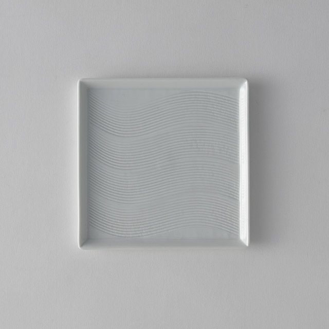 波佐見焼　波くし目彫　白磁正角皿13cm