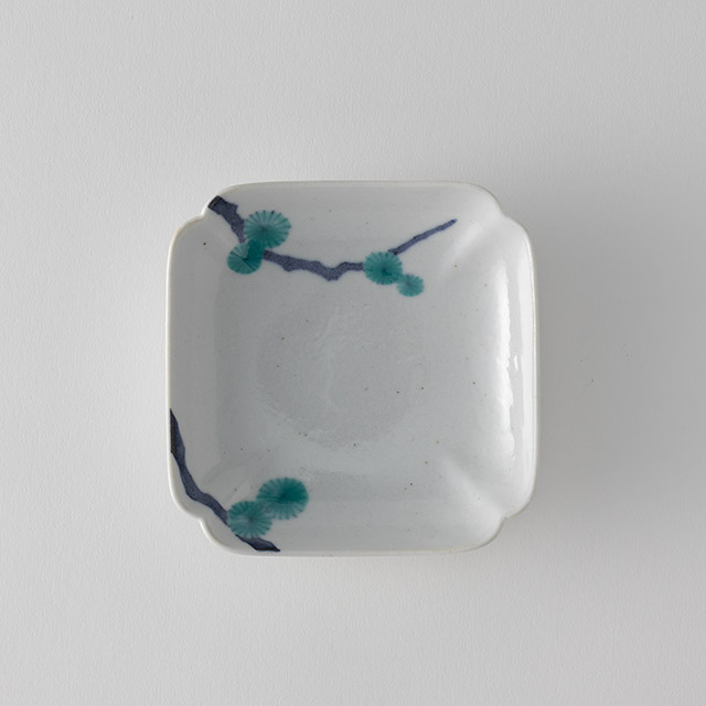 角切四方皿　梅文様　11cm